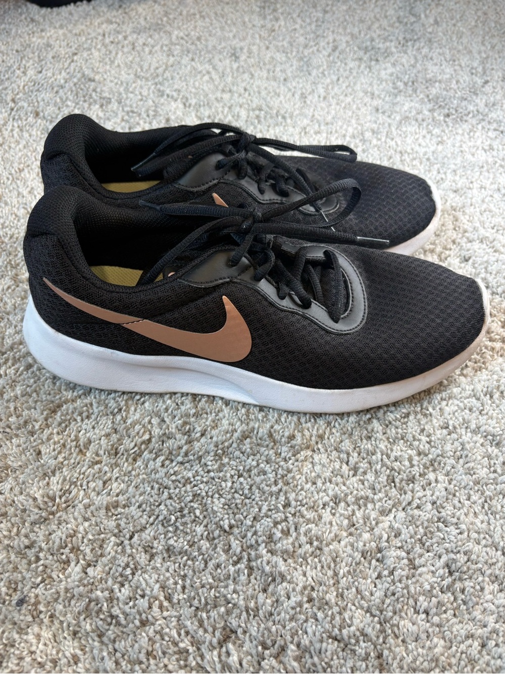 Nike Tanjun Women’s Black & Rose Gold Tennis Shoes - Size 11